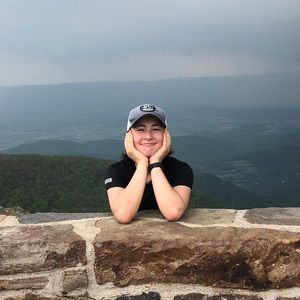 Meet your Posher, Jillian